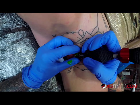 ❤️ Sully Savage, une chaudasse extrêmement tatouée, s'est fait tatouer le clitoris. ❌ Vidéo de baise at fr.tube-sexer.ru ❌️
